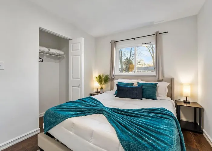 King Bed 7 Min To Hwy & Mall Holiday home